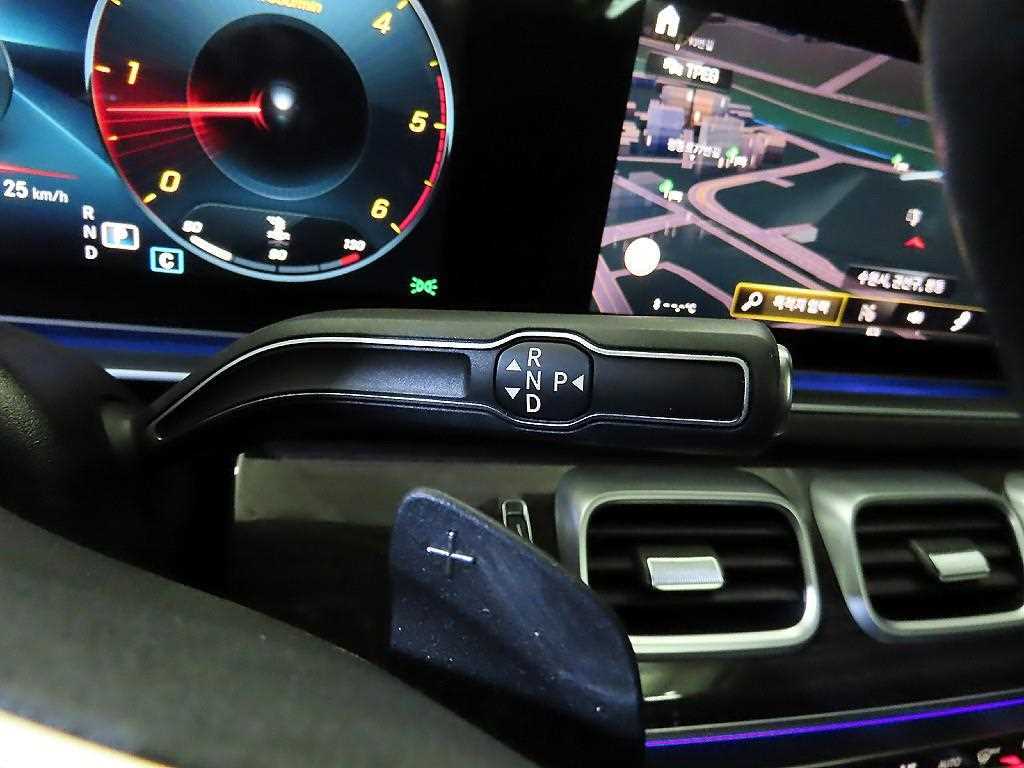 Mercedes Benz GLE Class - Vista 12