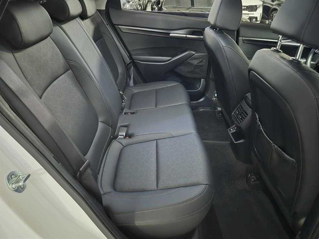 KIA Seltos - Vista 10