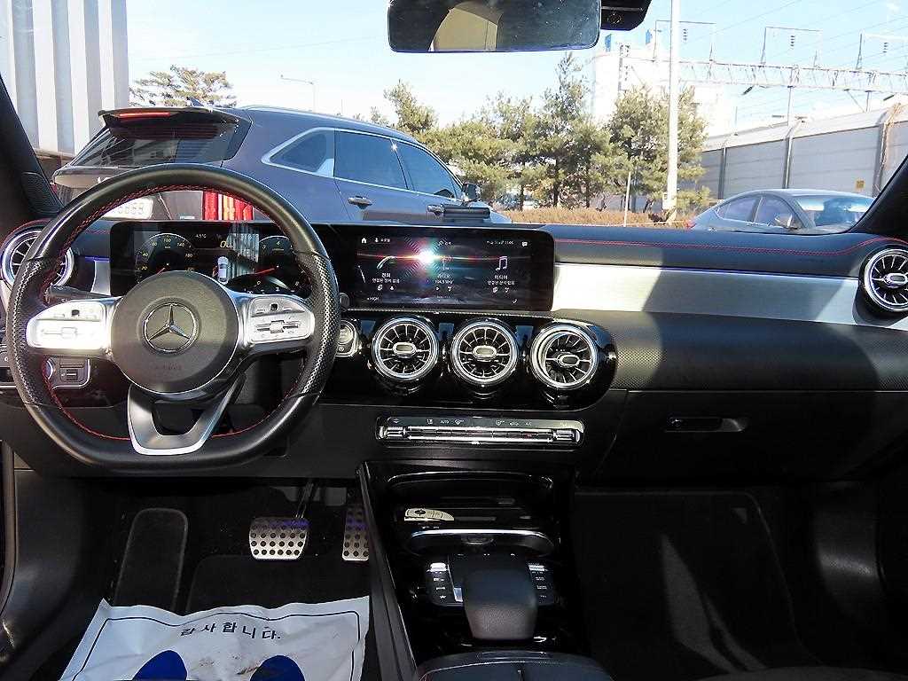 Mercedes Benz CLA Class - Vista 8