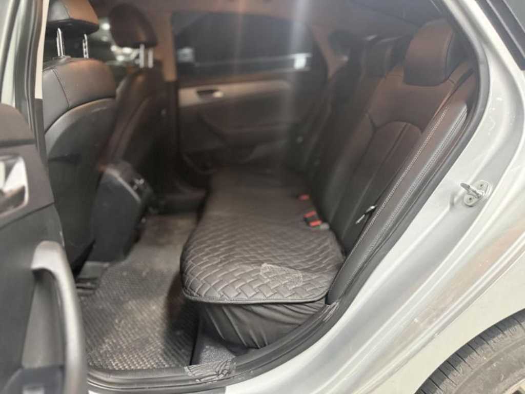 HYUNDAI Sonata - Vista 8