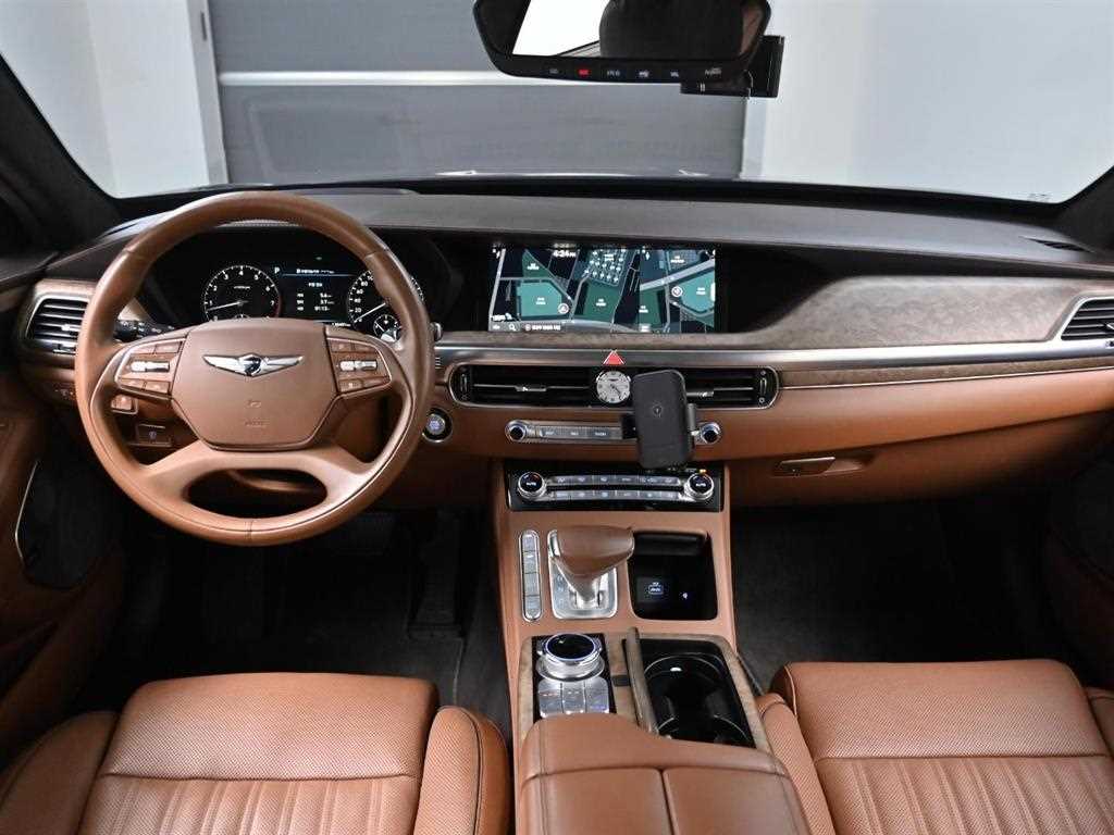 Genesis G90 - Vista 7