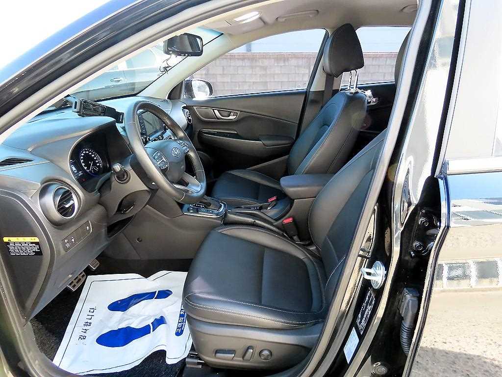 HYUNDAI Kona - Vista 5