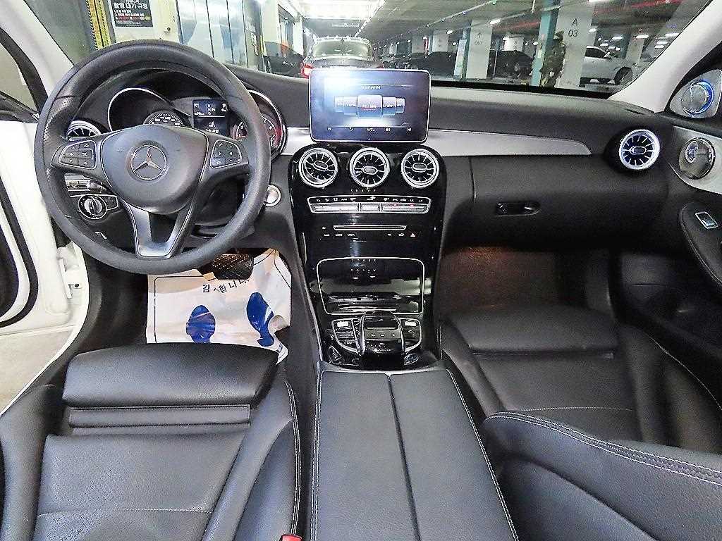 Mercedes Benz C Class - Vista 10