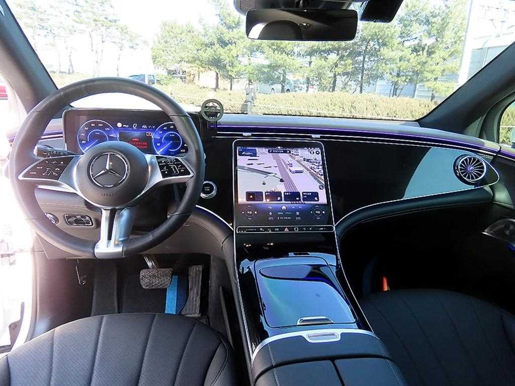 Mercedes Benz EQE - Vista 7