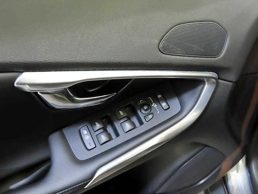 Volvo V40 2018 Gris - Importación desde Corea - HF Imports Iquique - Foto 16