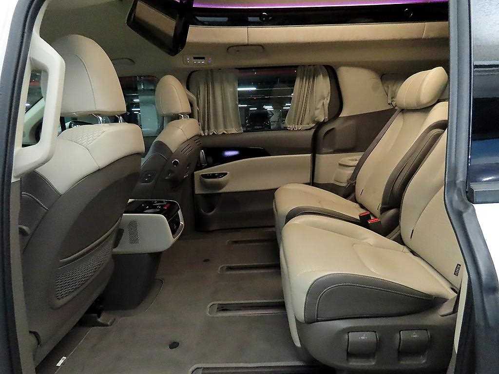 KIA Carnival - Vista 7