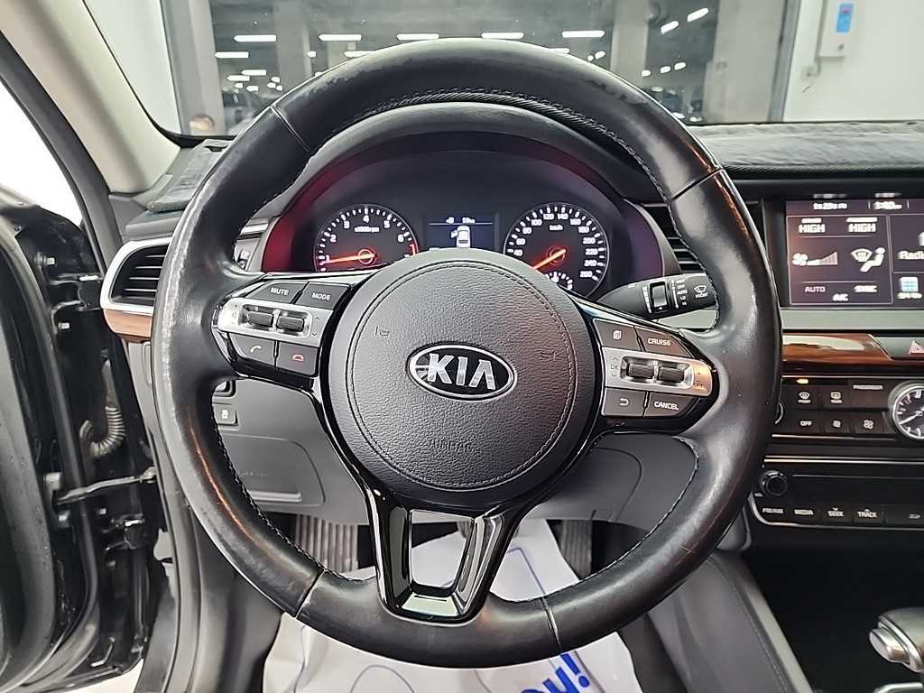 KIA K7 - Vista 9