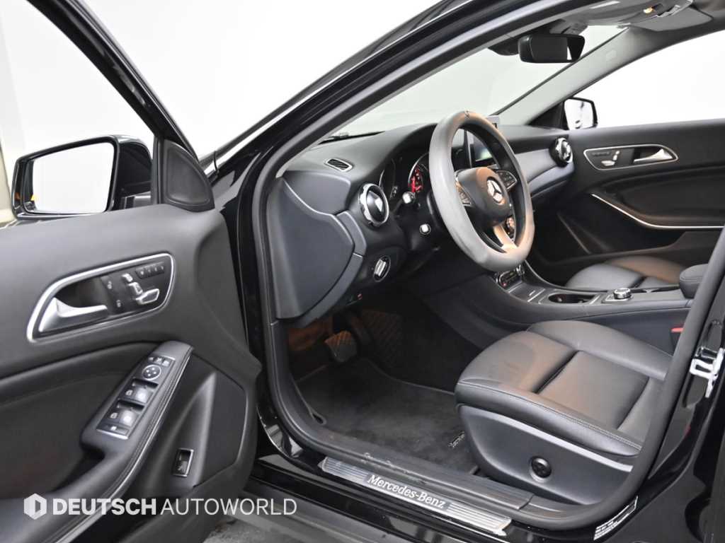 Mercedes Benz GLA Class - Vista 11