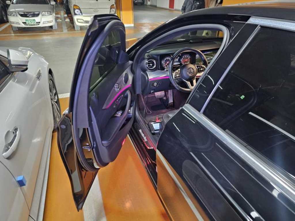 Mercedes Benz E class - Vista 12