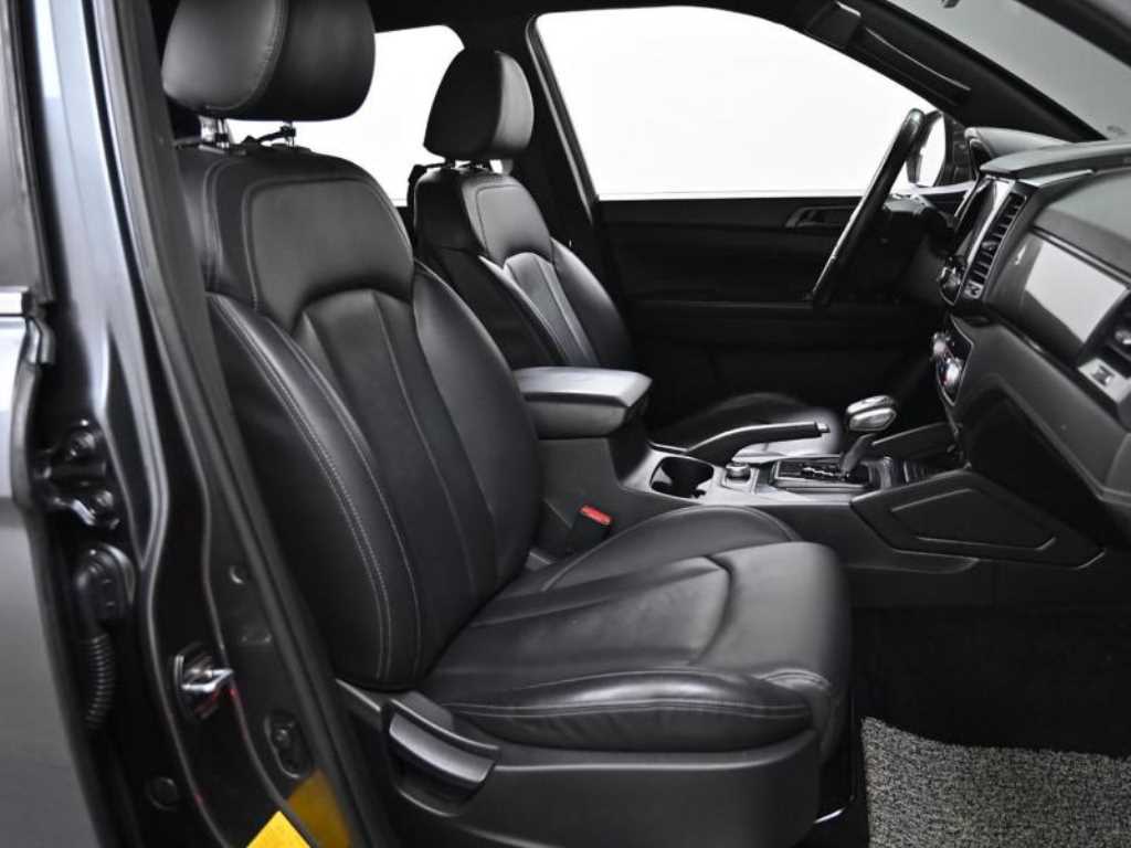 Ssangyong Rexton - Vista 10