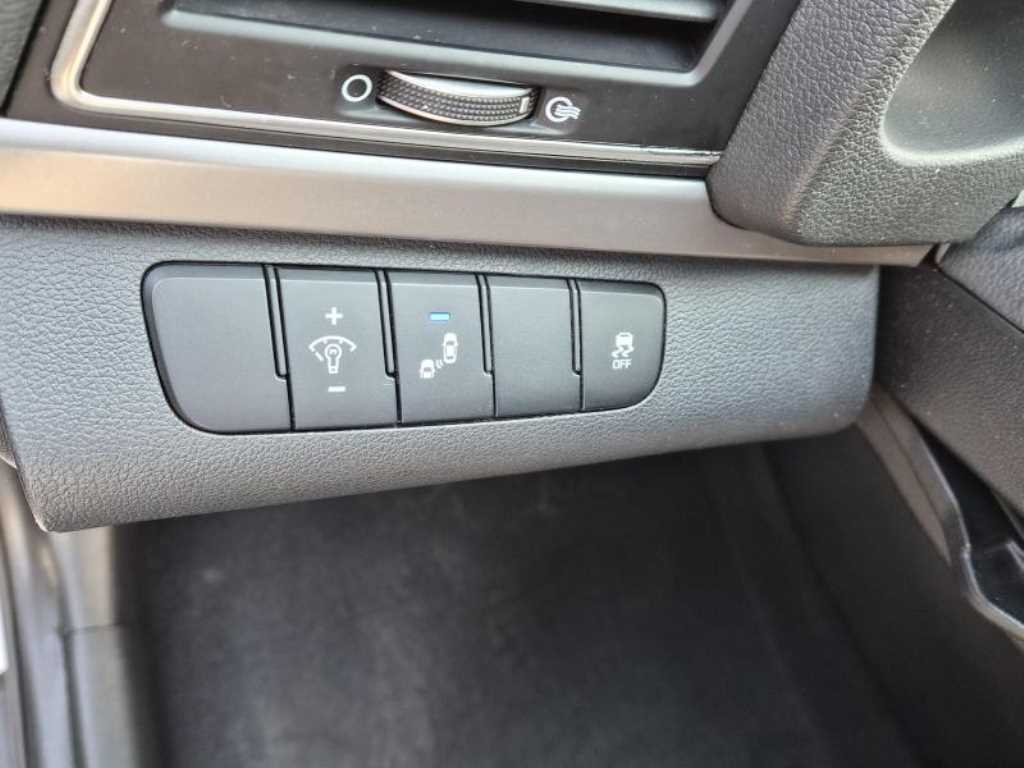 HYUNDAI Avante 2018 Blanco - Importación desde Corea - HF Imports Iquique - Foto 14