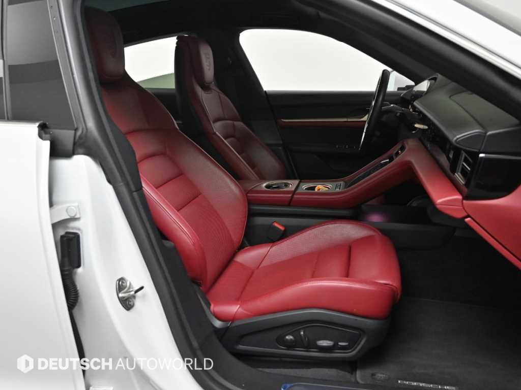 Porsche Taycan - Vista 10