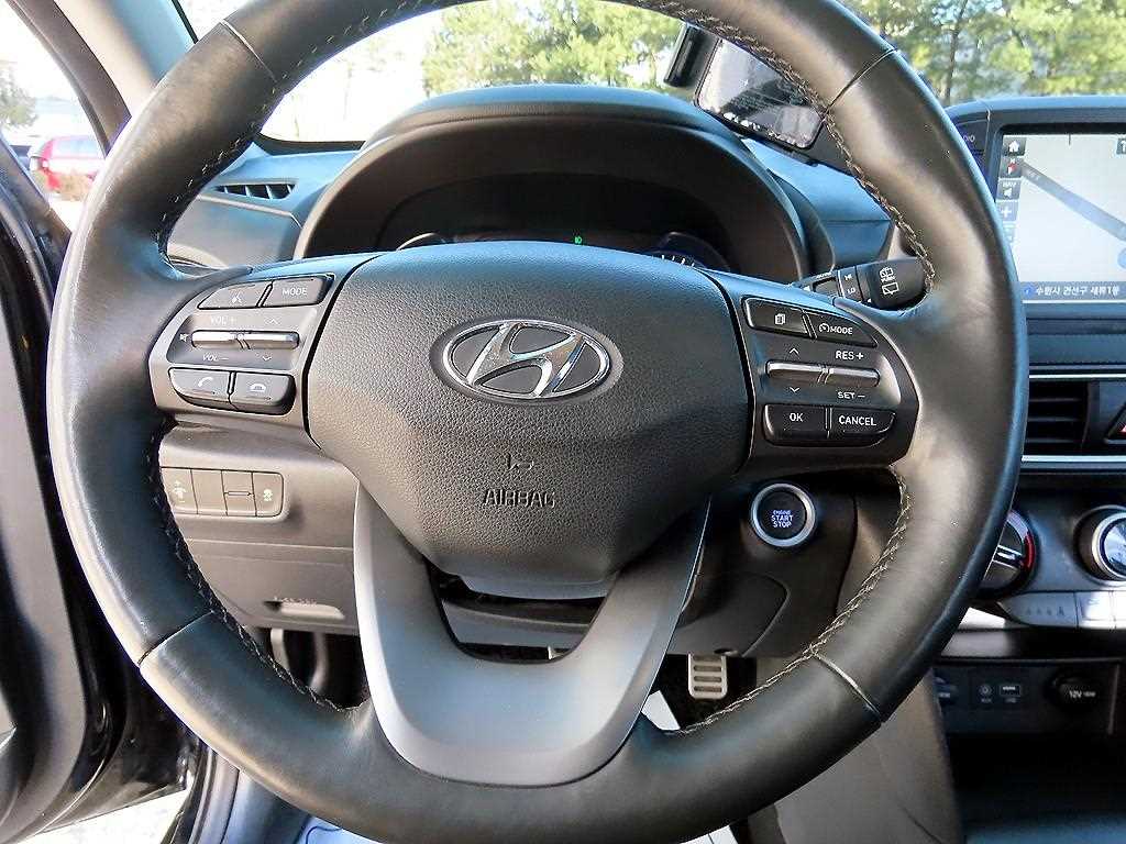 HYUNDAI Kona - Vista 8