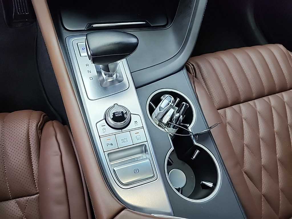 Genesis G70 - Vista 8