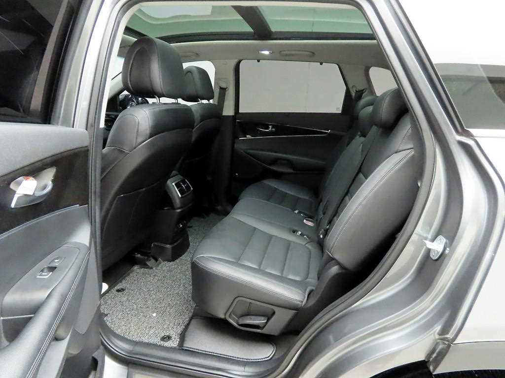 KIA Sorento - Vista 12