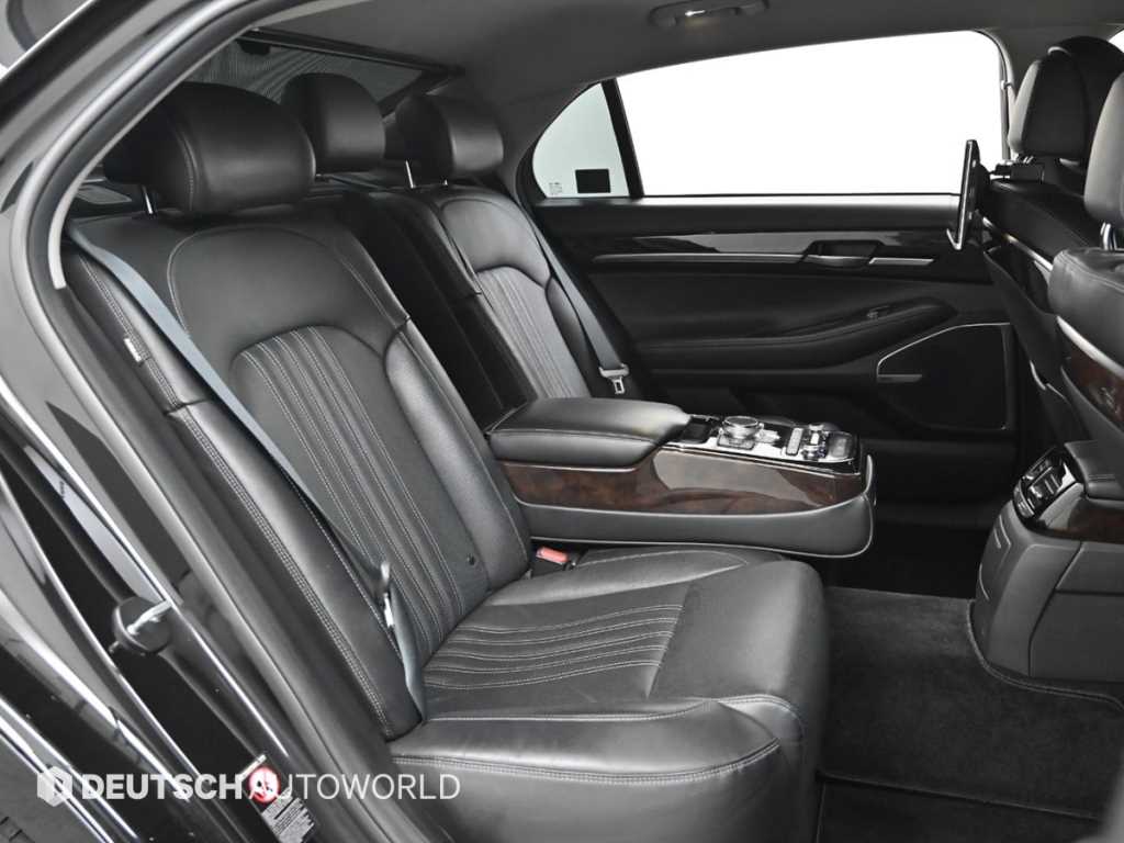 Genesis EQ900 - Vista 12