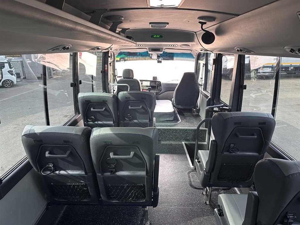 medium and large bus Hyundai bus 2025 the color of pearl - Importación desde Corea - HF Imports Iquique - Foto 17