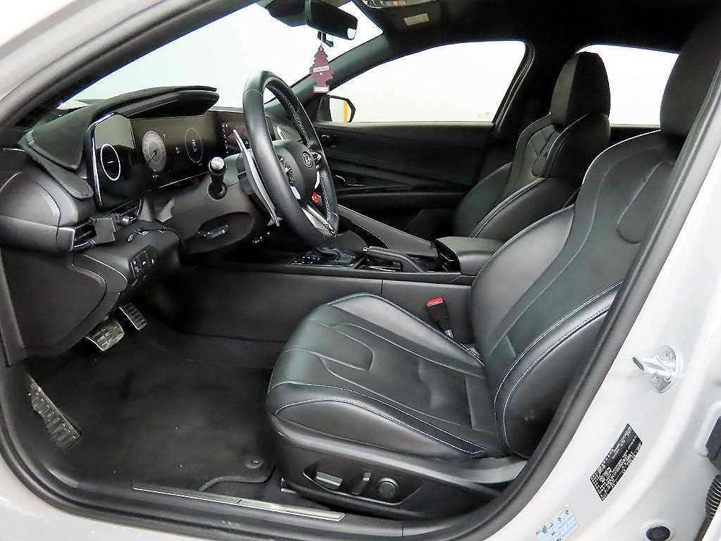 HYUNDAI Avante - Vista 5