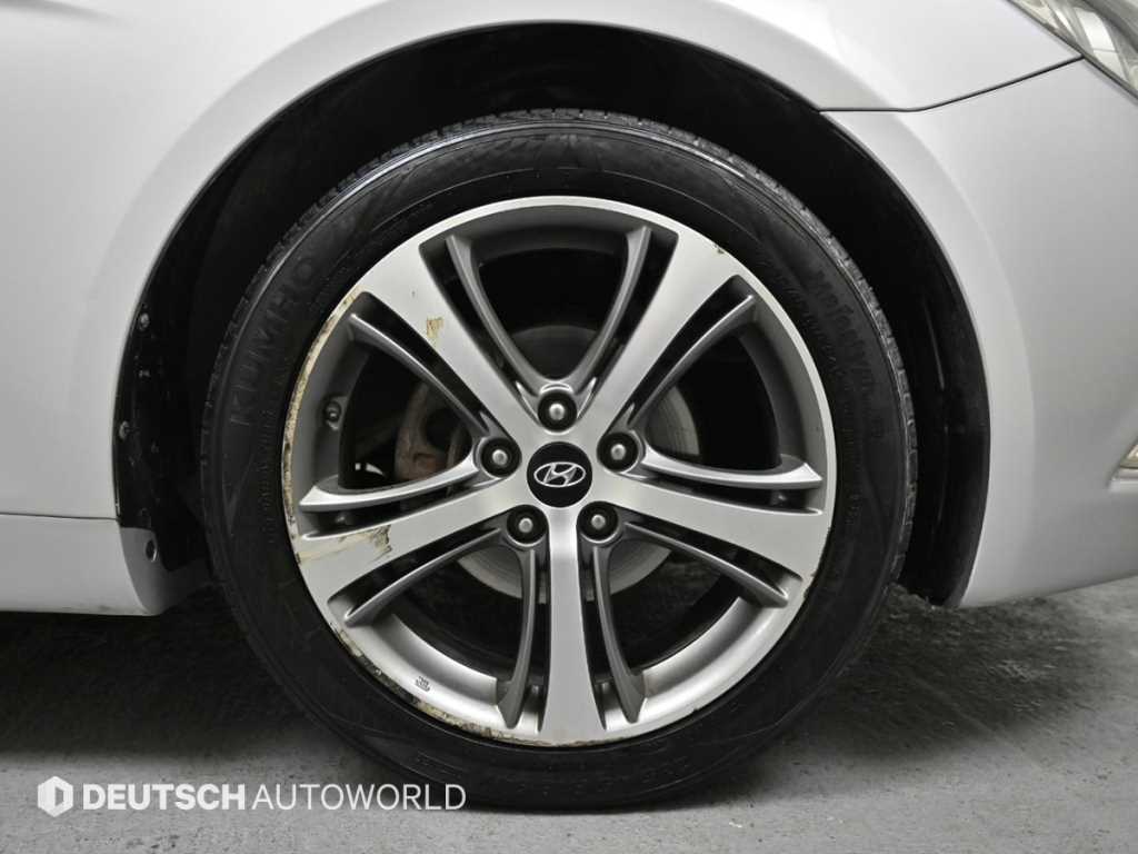 HYUNDAI Sonata - Vista 5