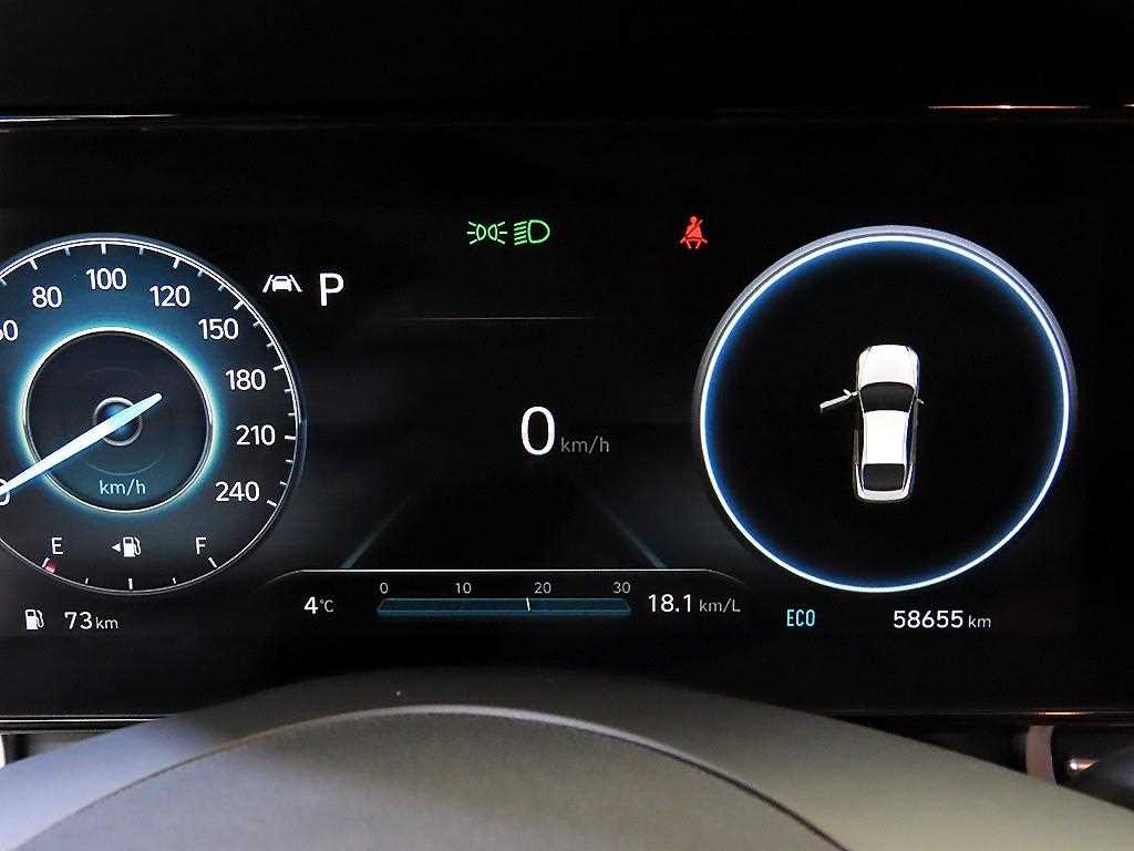 HYUNDAI Avante - Vista 9