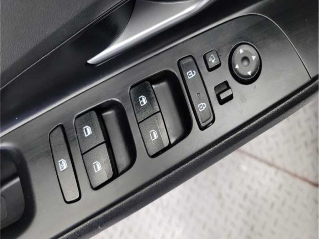 HYUNDAI Avante - Vista 7