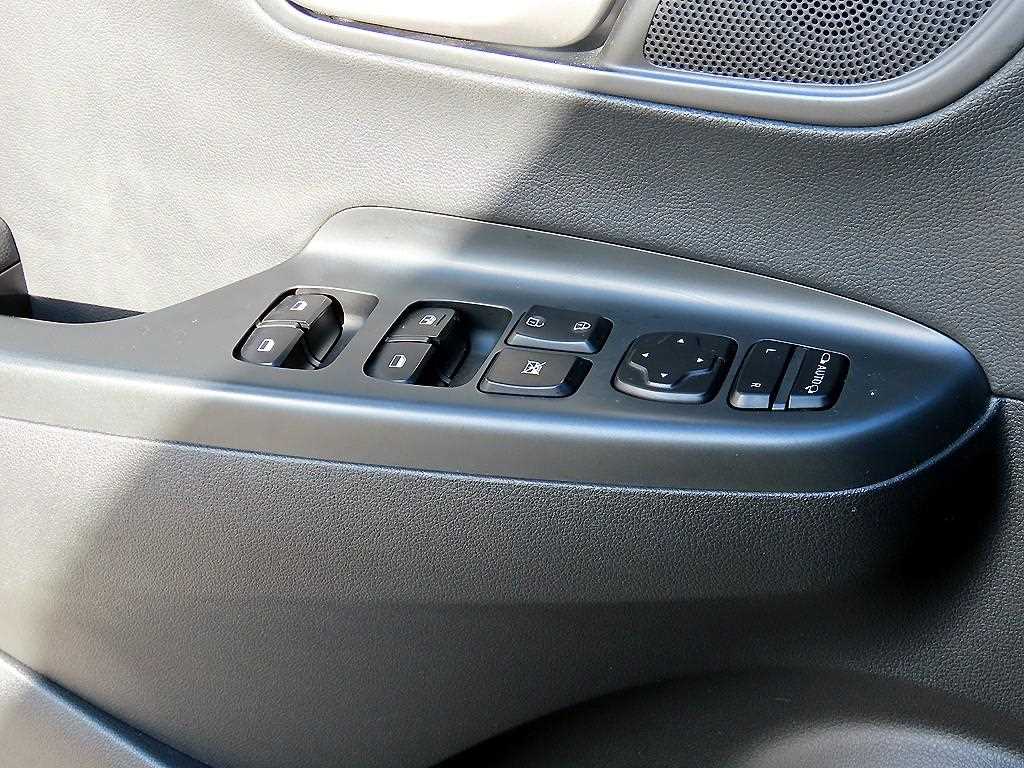 HYUNDAI Kona - Vista 11