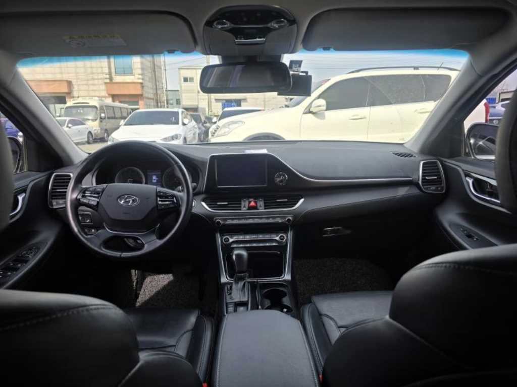 HYUNDAI Grandeur - Vista 2