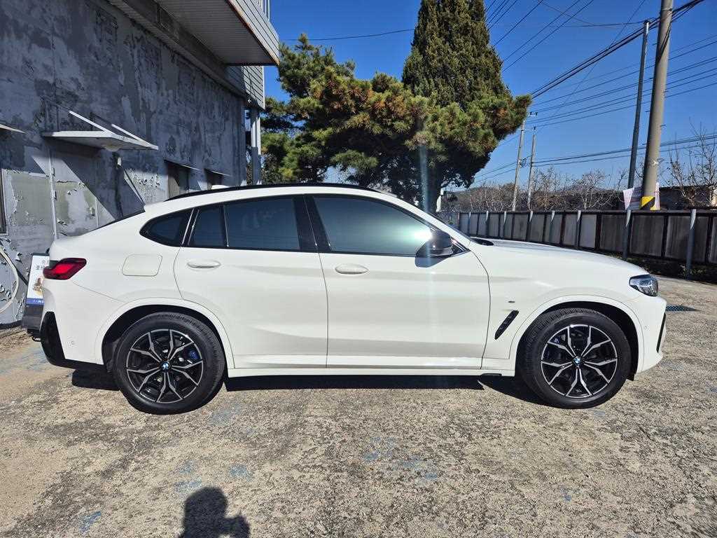 BMW X4 - Vista 4
