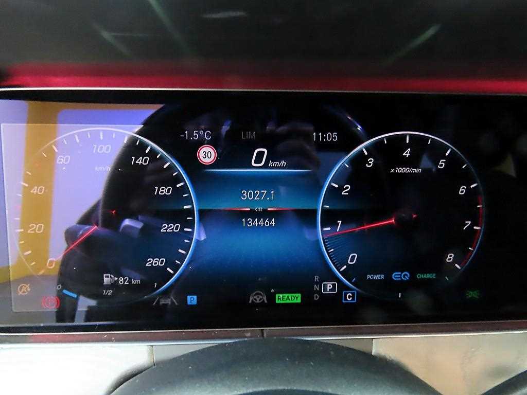 Mercedes Benz E class - Vista 8