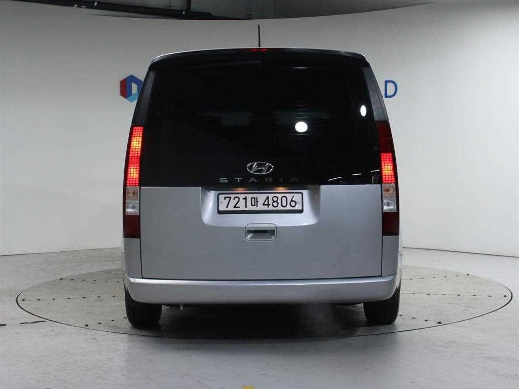 HYUNDAI Staria - Vista 4