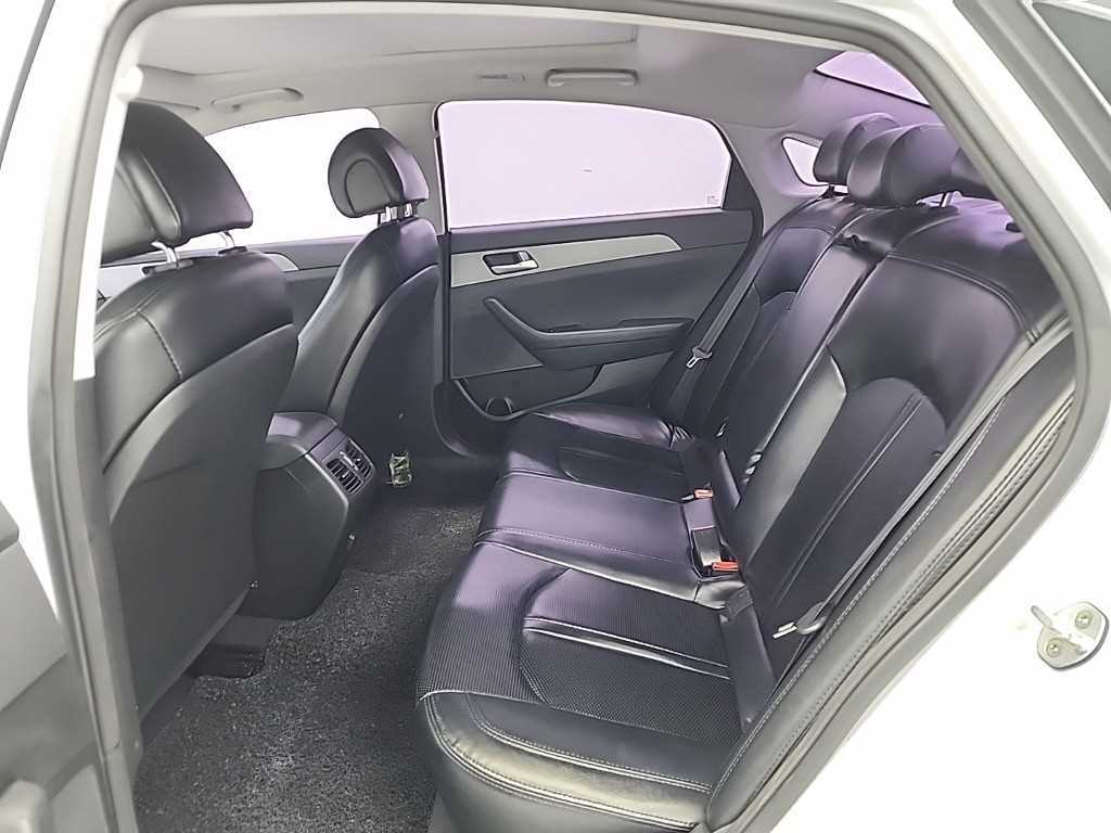 HYUNDAI Sonata - Vista 12