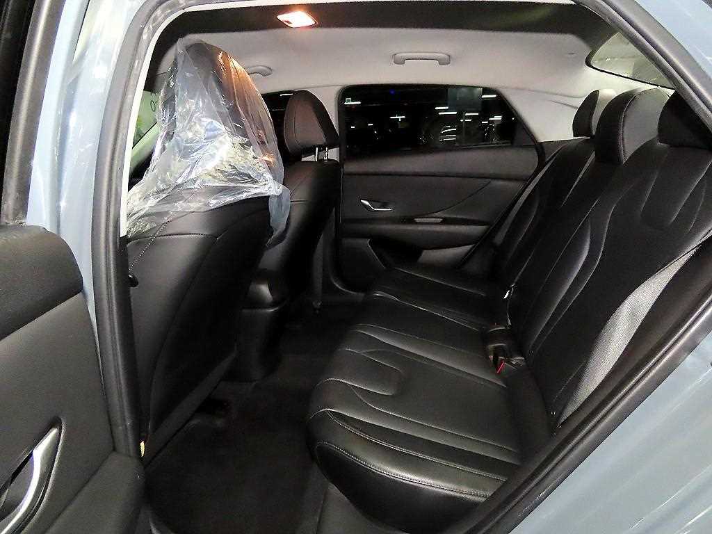 HYUNDAI Avante - Vista 7