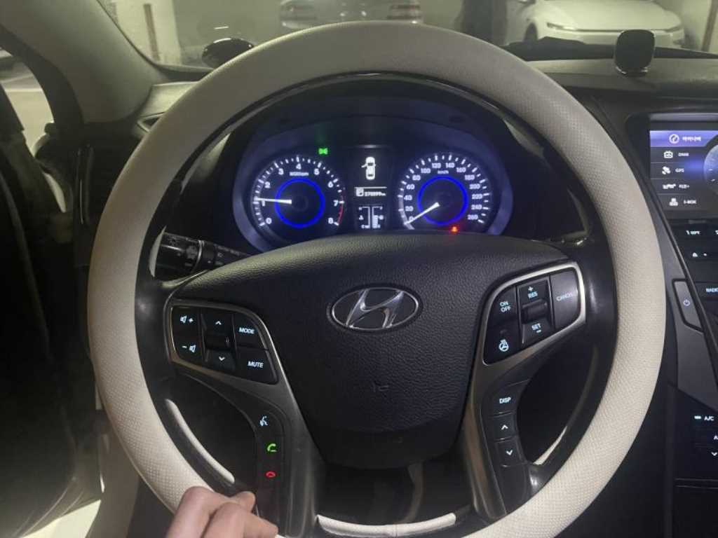 HYUNDAI Grandeur - Vista 6