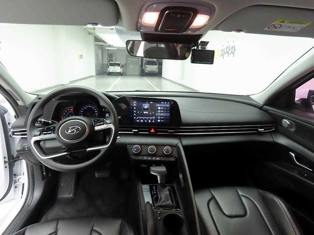 HYUNDAI Avante - Vista 6