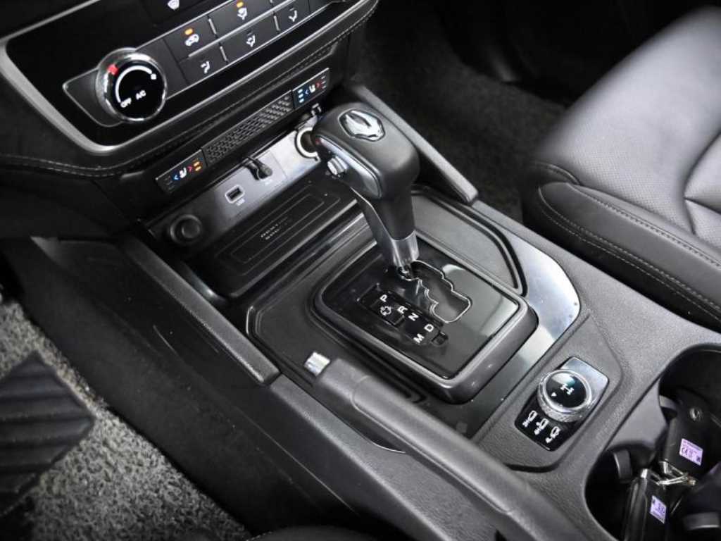 Ssangyong Rexton - Vista 9