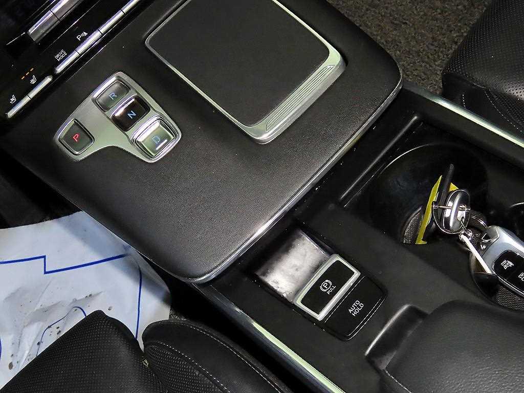 HYUNDAI Grandeur - Vista 12