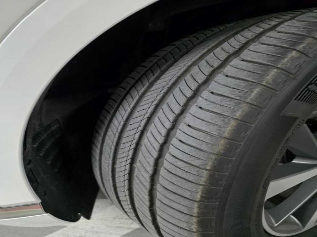 Genesis GV80 - Vista 9