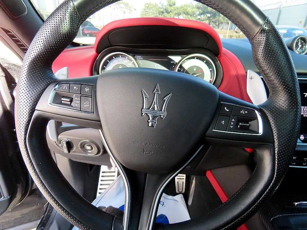 Maserati Levante - Vista 8