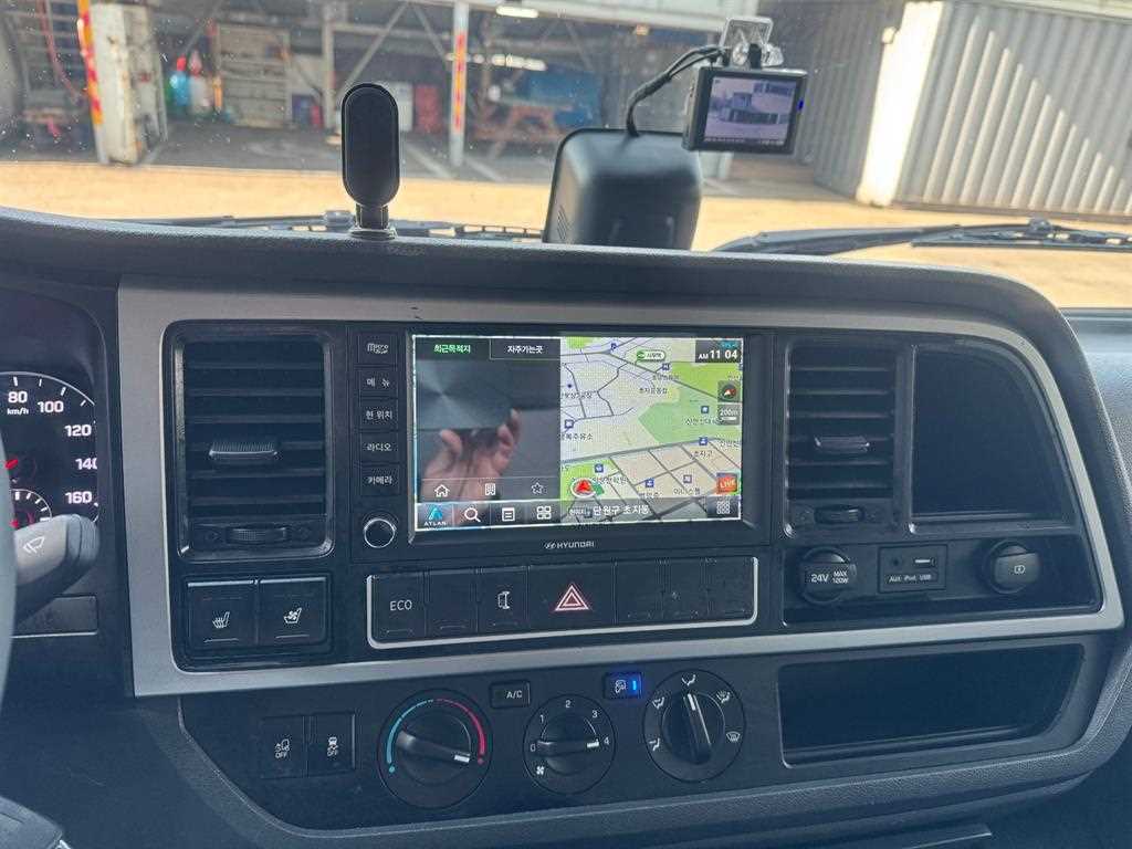 medium and large cargo truck - Vista 11