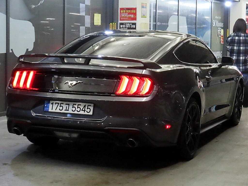 Ford Mustang - Vista 4