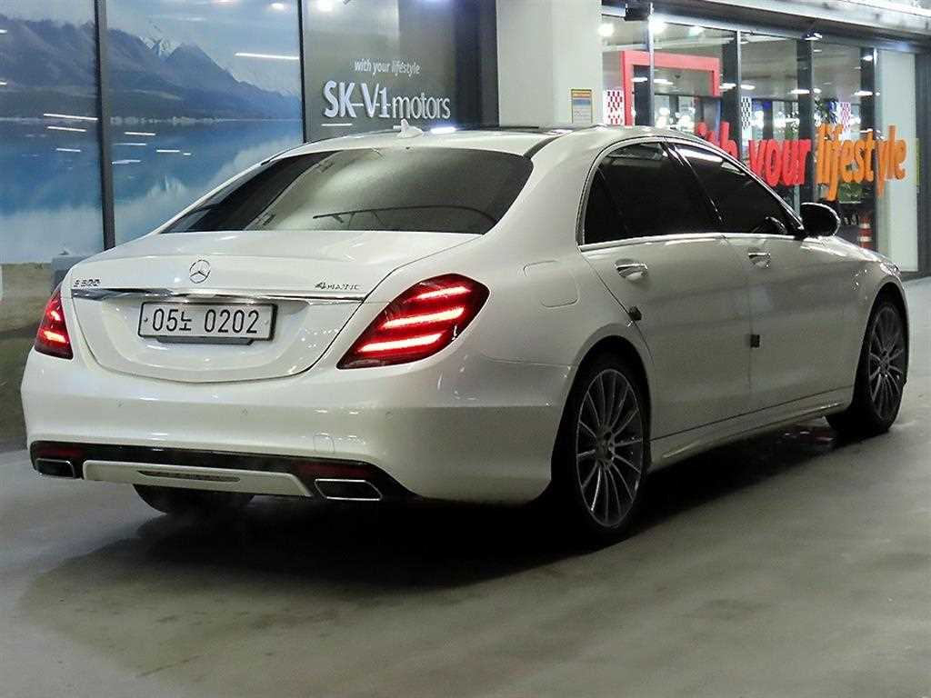 Mercedes Benz S Class - Vista 4