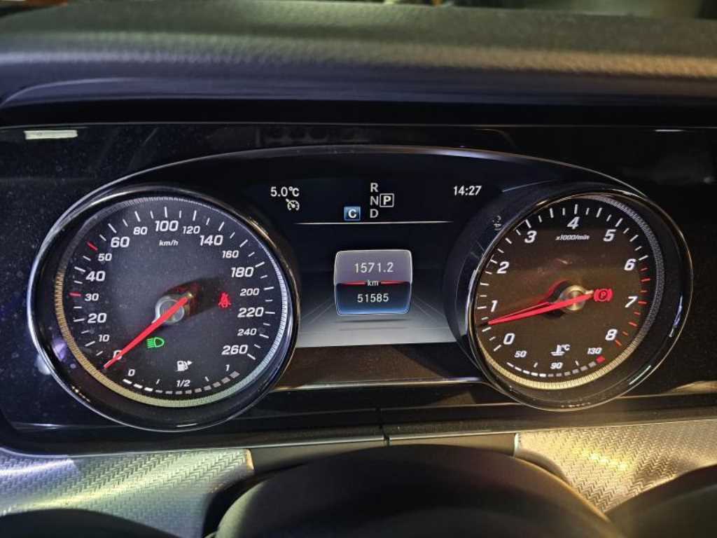 Mercedes Benz E class - Vista 5