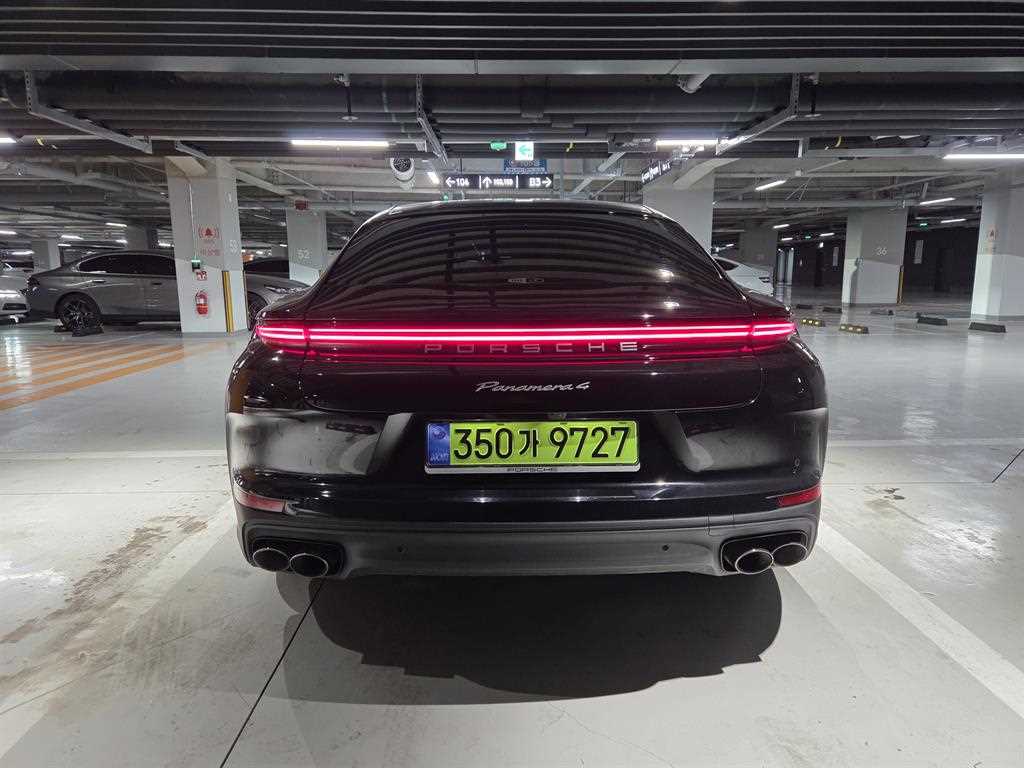 Porsche Panamera - Vista 4
