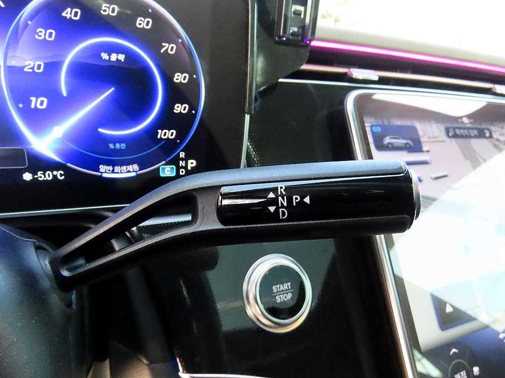 Mercedes Benz EQE - Vista 11