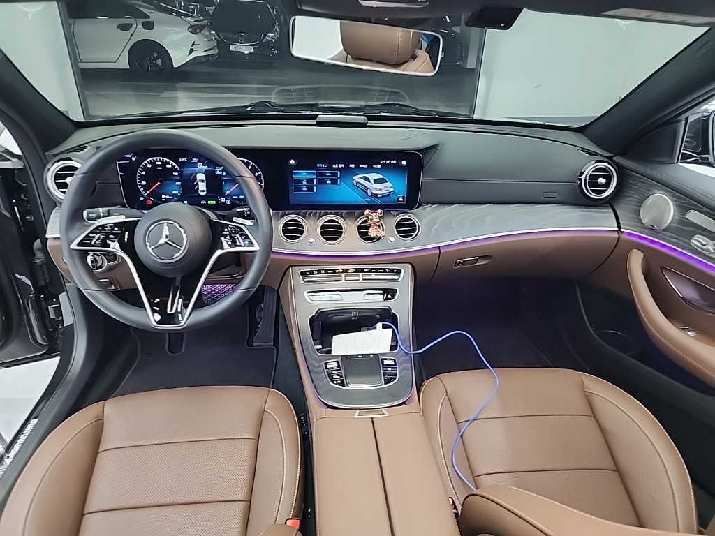 Mercedes Benz E class - Vista 6