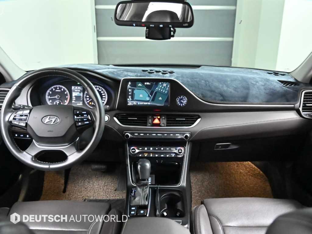 HYUNDAI Grandeur - Vista 7