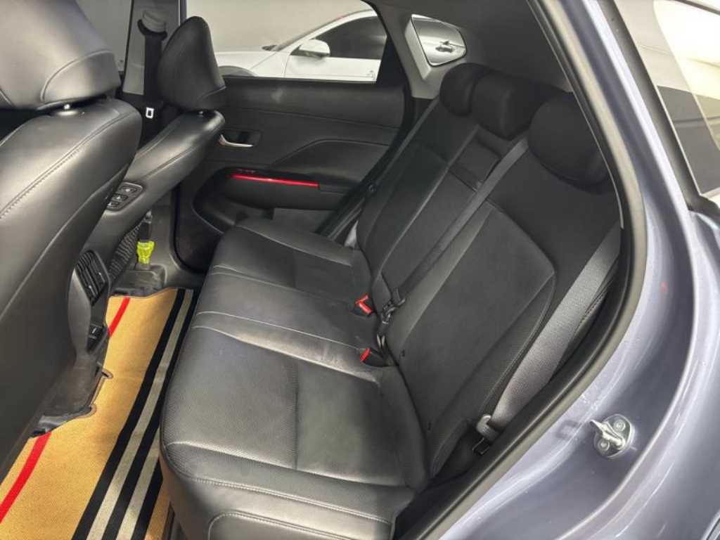 HYUNDAI Kona - Vista 8