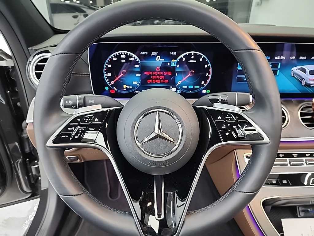 Mercedes Benz E class - Vista 8