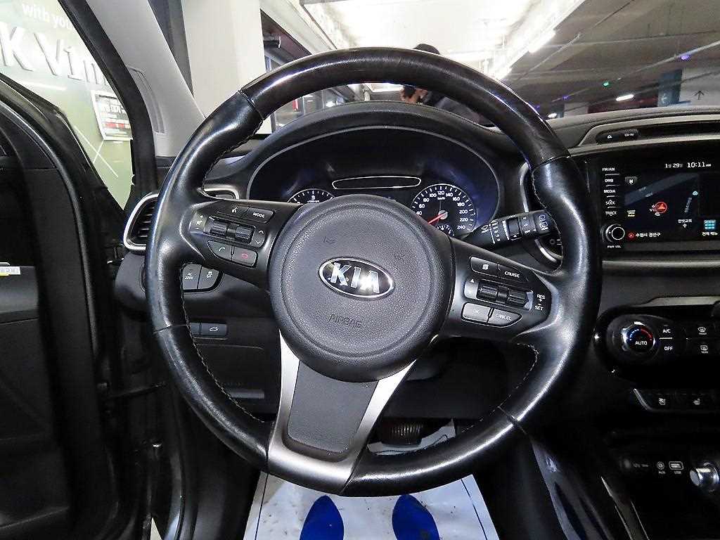 KIA Sorento - Vista 8
