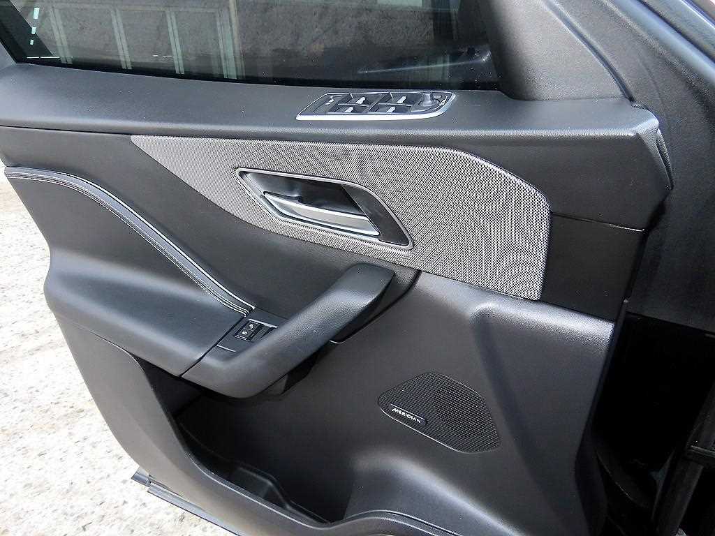 Jaguar F-PACE - Vista 11